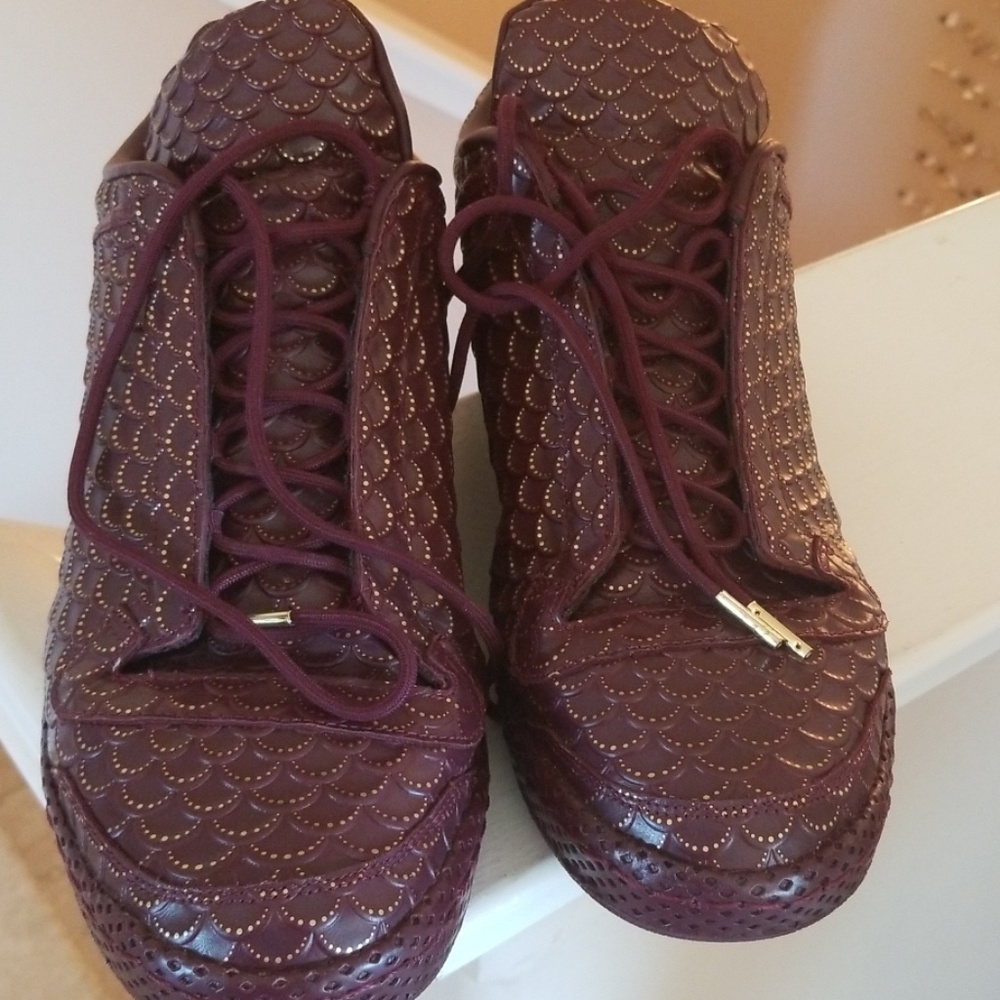 Adidas Merlot Gold Top Ten Christmas Ornament 12